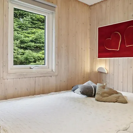 Holiday home Hallveig - 1-1km From The Sea In Lolland- Falster And Mon By Interhome *